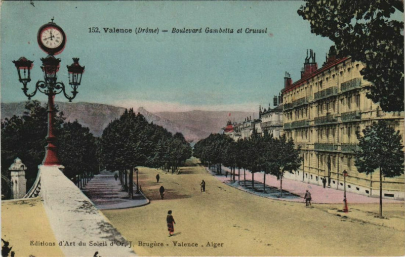Carte postale ancienne Valence Boulevard Gambetta et Crussol France à Valence