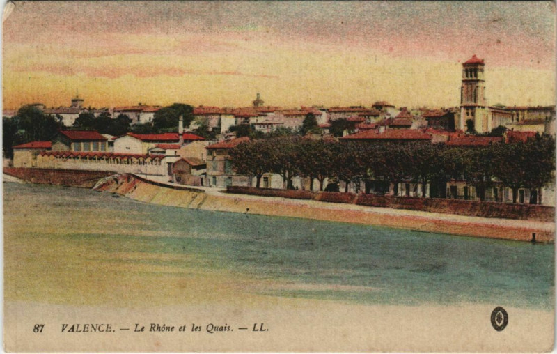 Carte postale ancienne Valence Le Rhone et les Quais France à Valence