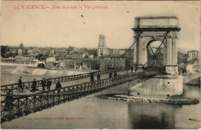 Carte postale ancienne Valence Le Pont Suspendu et vue generale France à Valence