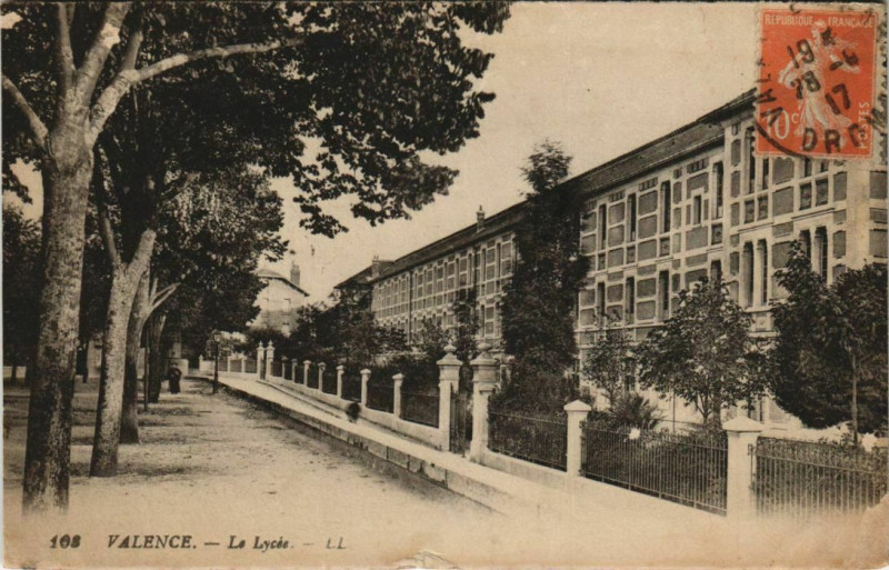Carte postale ancienne Valence Le Lycee France à Valence