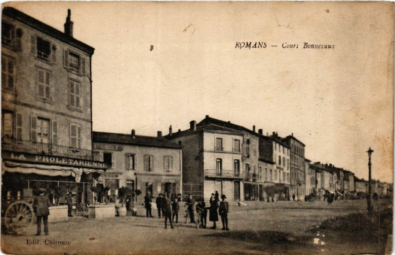 Carte postale ancienne Romans - Cours Bonnevaux