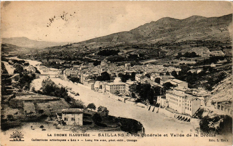 Carte postale ancienne Saillans - Vue générale et Vallée de la Drome à Saillans