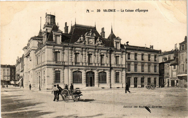 Carte postale ancienne Valence - La Caisse d'Epargne à Valence