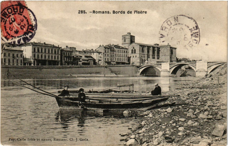 Carte postale ancienne Romans - Bords de l'Isere