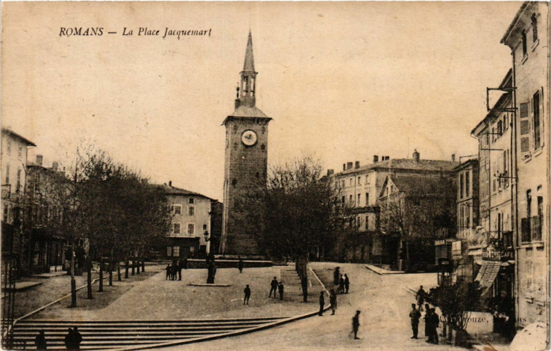 Carte postale ancienne Romans - La Place Jacquemart
