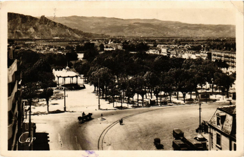 Carte postale ancienne Valence - Le Champs de Mars - Vue vers St-Peray à Valence