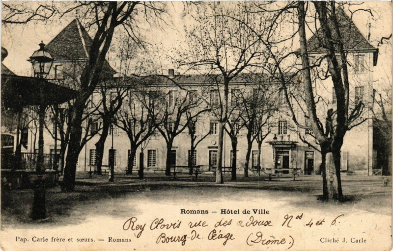 Carte postale ancienne Romans - Hotel de Ville