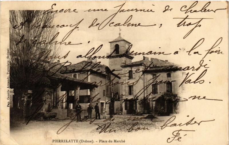 Carte postale ancienne Pierrelatte - Place du Marche à Pierrelatte