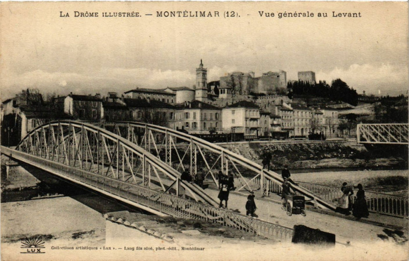 Carte postale ancienne Montelimar - Vue générale au Levant à Montélimar