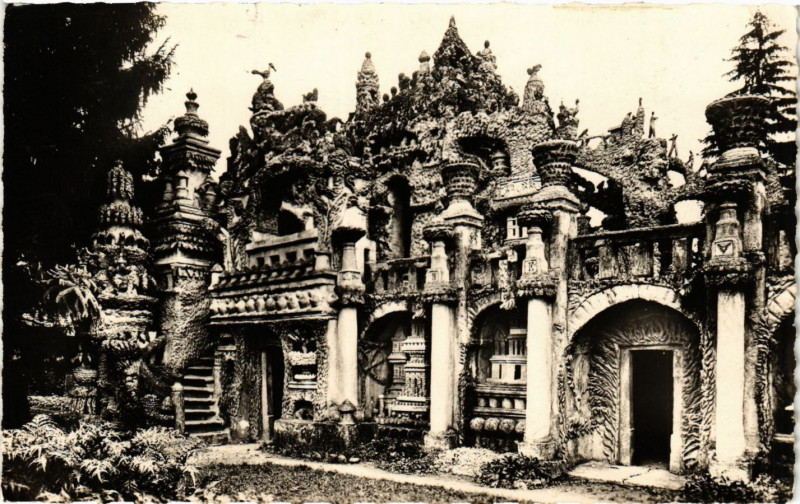 Carte postale ancienne Hauterives - Le Palais Ideal à Hauterives
