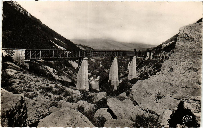 Carte postale ancienne Luc-en-Diois - Viaduc de Claps à Luc-en-Diois