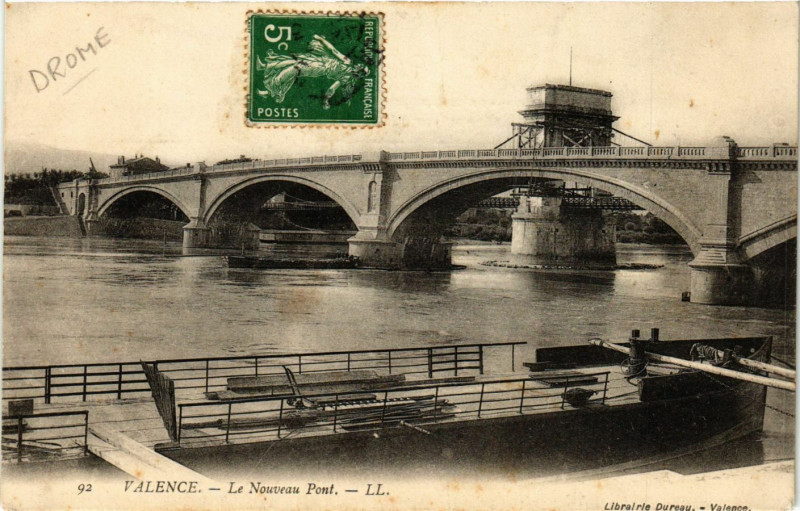 Carte postale ancienne Valence - Le Nouveau Pont à Valence