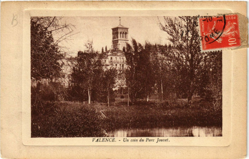 Carte postale ancienne Valence Un coin du Parc Jouvet à Valence