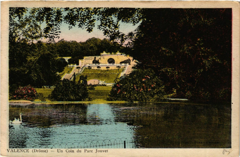 Carte postale ancienne Valence Un coin du Parc Jouvet à Valence