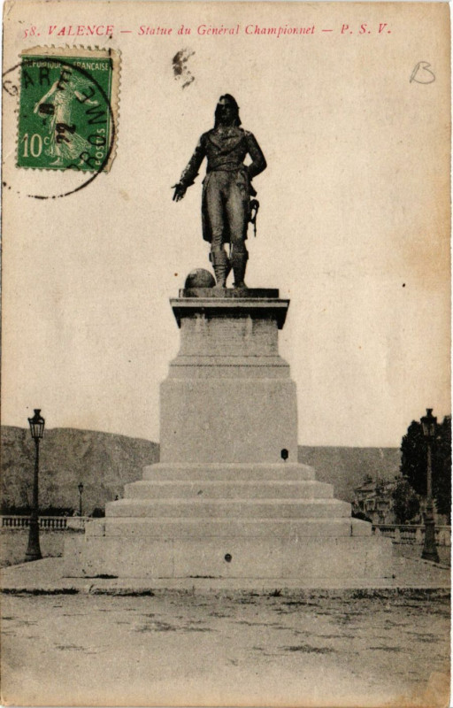 Carte postale ancienne Valence Statue du générale Championnet à Valence