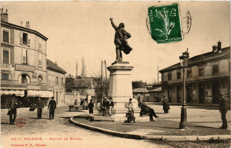 Carte postale ancienne Valence Statue de Bancel à Valence