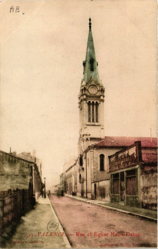 Carte postale ancienne Valence Rue et Eglise Notre-Dame à Valence