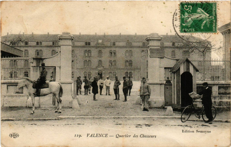 Carte postale ancienne Valence Quartier des Chasseurs à Valence