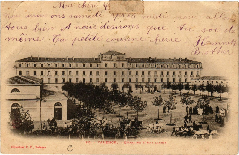 Carte postale ancienne Valence Quartier d'Artillerie à Valence
