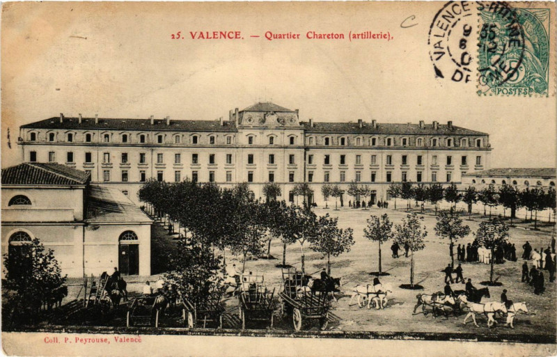 Carte postale ancienne Valence Quartier Chareton Artillerie à Valence