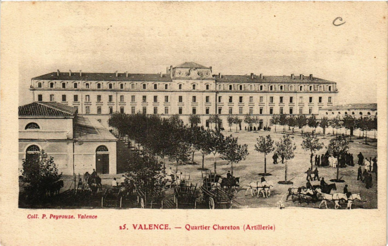 Carte postale ancienne Valence Quartier Charenton - Artillerie à Valence