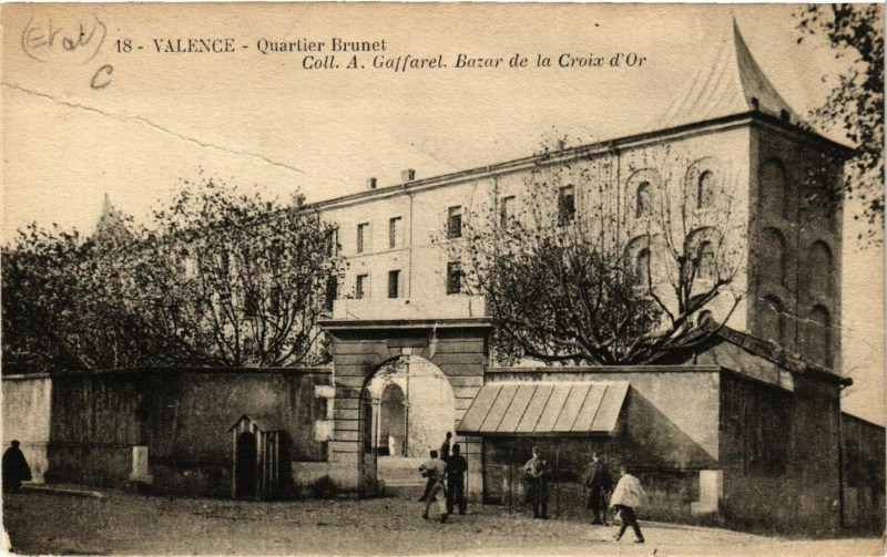 Carte postale ancienne Valence Quartier Brunet à Valence