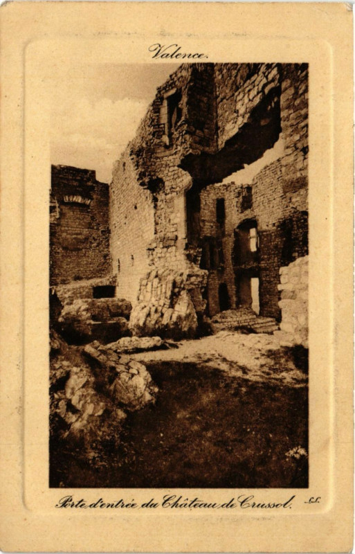 Carte postale ancienne Valence Porte d'Entrée du Chateau de Crussol à Valence