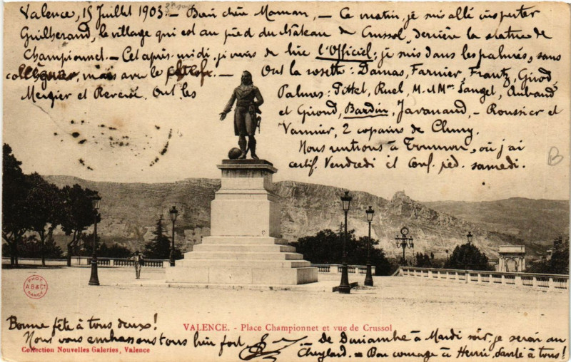 Carte postale ancienne Valence Place Champinnet et vue de Crussol à Valence