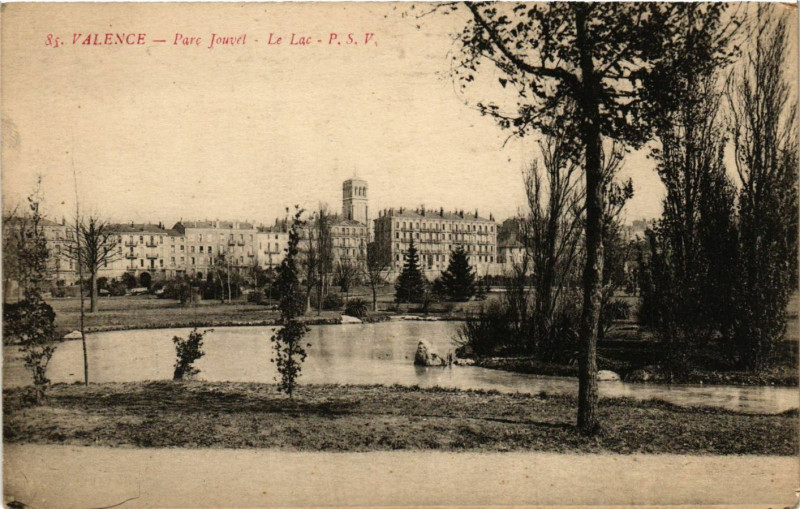 Carte postale ancienne Valence Parc Jouvet le Lac à Valence