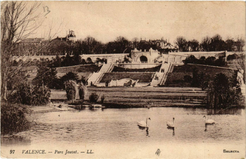 Carte postale ancienne Valence Parc Jouvet à Valence