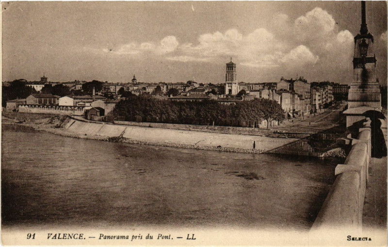 Carte postale ancienne Valence Panorama pris du Pont à Valence