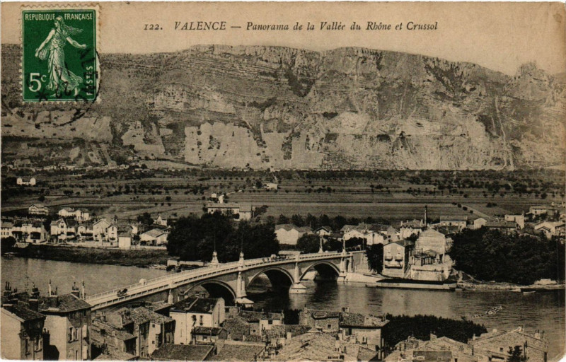 Carte postale ancienne Valence Panorama de la Vallée du Rhone et Crussol à Valence