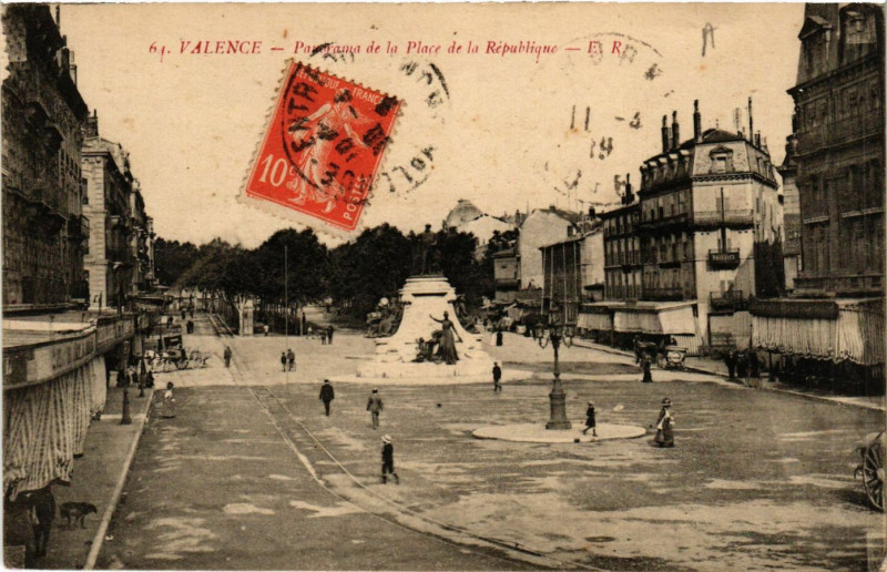 Carte postale ancienne Valence Panorama de la Place de la Republique à Valence