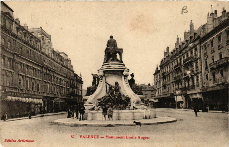 Carte postale ancienne Valence Monument Emile Augier à Valence