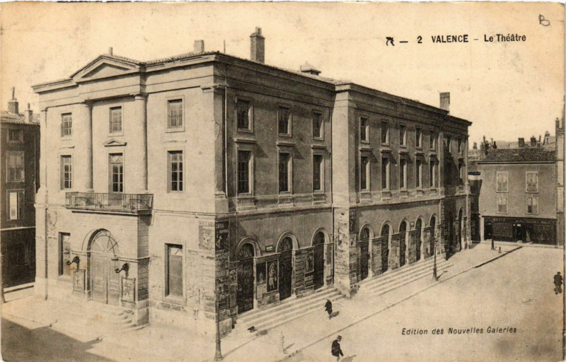 Carte postale ancienne Valence Le Theatre à Valence