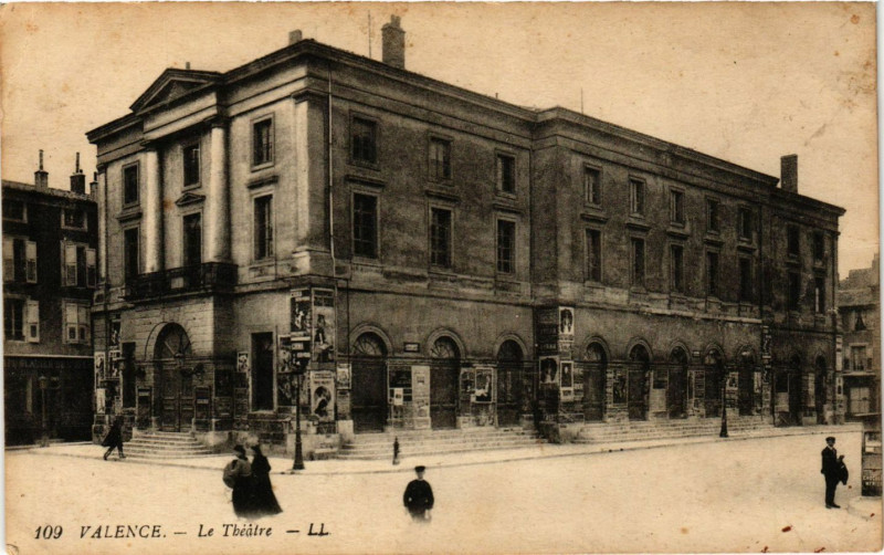 Carte postale ancienne Valence Le Theatre à Valence