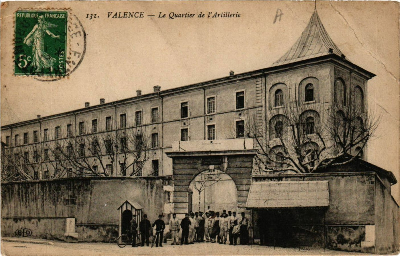 Carte postale ancienne Valence Le Quartier de l'Artillerie à Valence