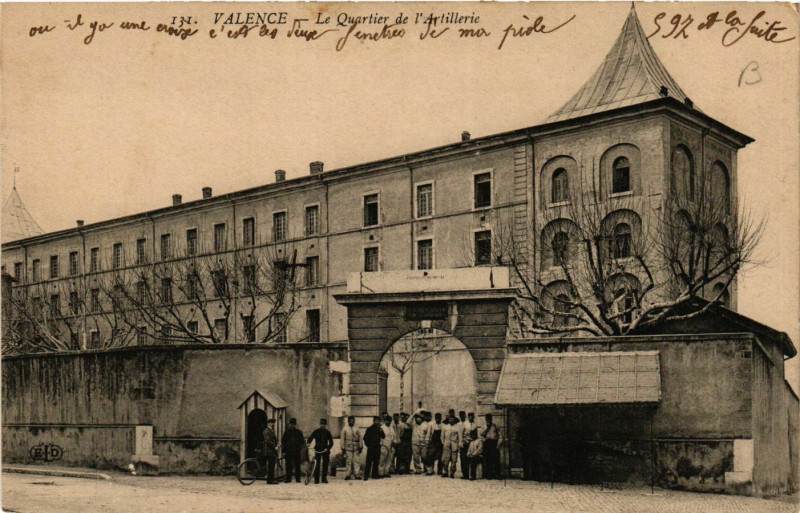 Carte postale ancienne Valence Le Quartier d'Artillerie à Valence