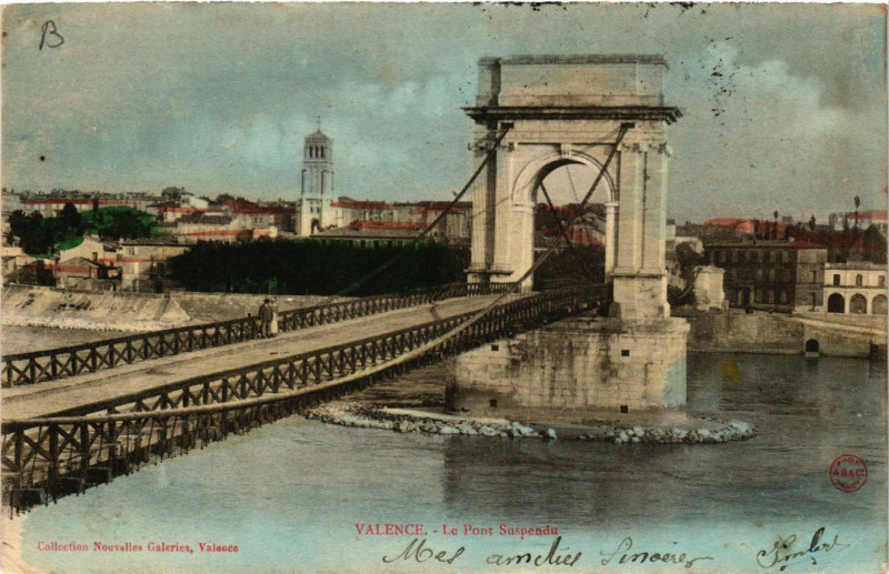 Carte postale ancienne Valence Le Pont suspendu à Valence