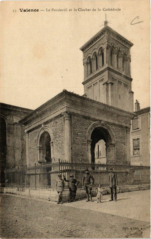 Carte postale ancienne Valence Le Pendetif et le Clocher de la Cathedrale à Valence