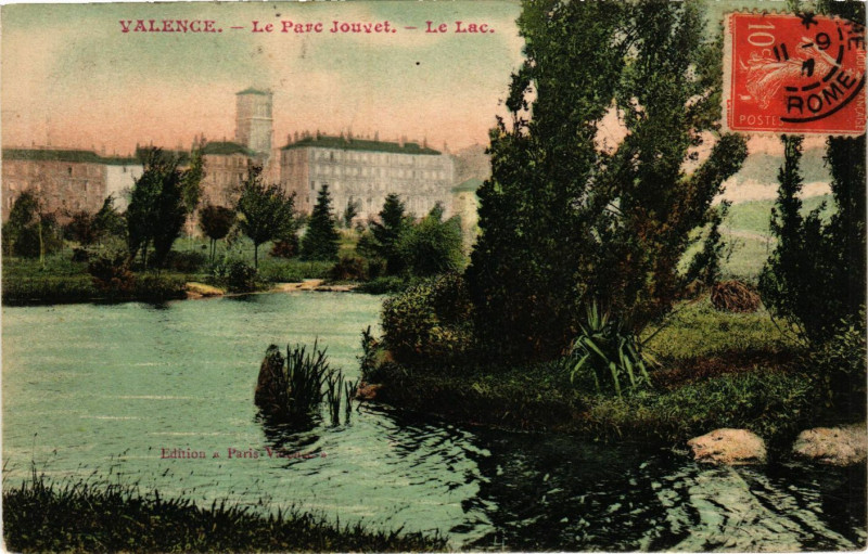 Carte postale ancienne Valence Le Parc Jouvet Le Lac à Valence
