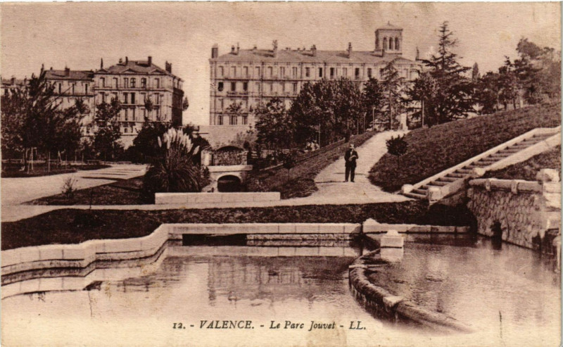 Carte postale ancienne Valence Le Parc Jouvet ` à Valence
