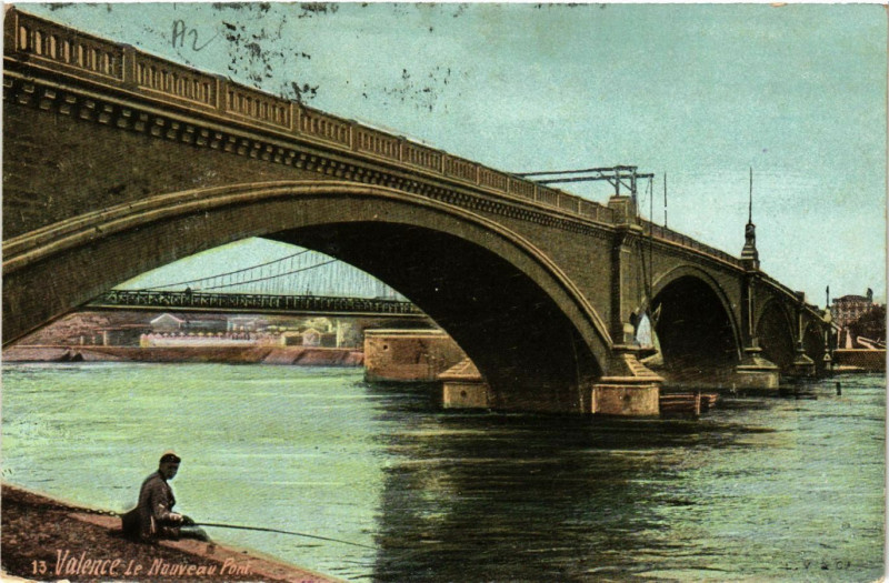 Carte postale ancienne Valence Le Nouveau Pont à Valence