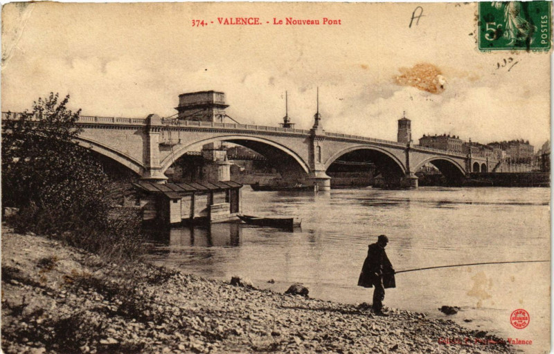 Carte postale ancienne Valence Le nouveau Pont à Valence