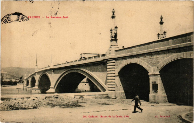 Carte postale ancienne Valence Le nouveau Pont à Valence