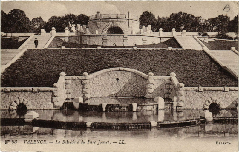 Carte postale ancienne Valence Le Belvedere du Parc Jouvet à Valence