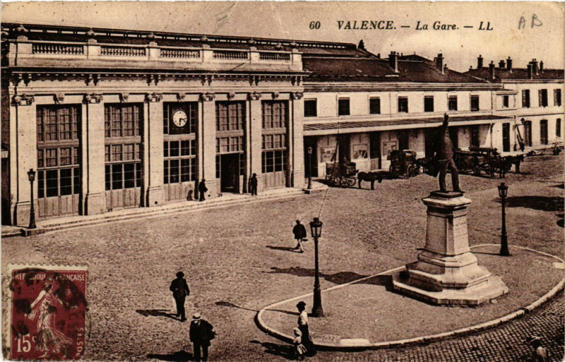 Carte postale ancienne Valence La Gare à Valence