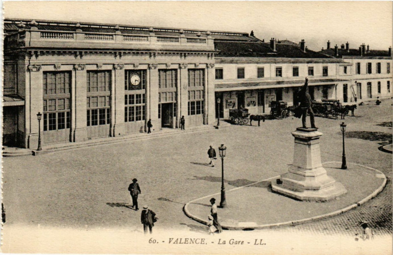 Carte postale ancienne Valence La Gare à Valence