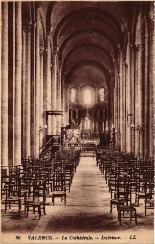 Carte postale ancienne Valence la Cathedrale Interieur à Valence