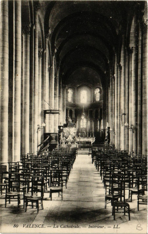 Carte postale ancienne Valence la Cathedrale Interieur à Valence
